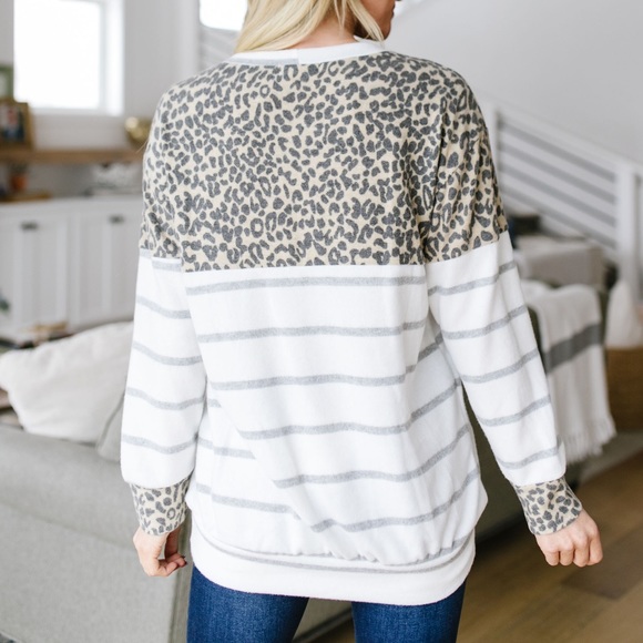 Lots Of Spots & Stripes Top Leopard Print - Picture 4 of 6